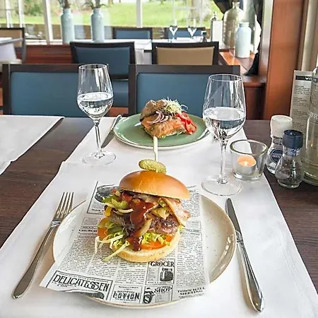 Restaurant De Loenermark Hotel 3*